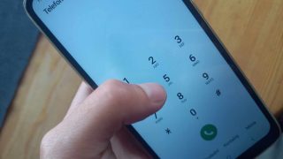 Volali jste na tohle číslo? Můžete dostat pokutu až 200 000 korun