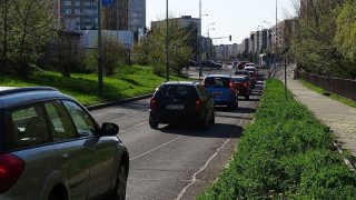 Pozor: Pokud děláte při řízení auta tuto chybu, kterou dělá 9 z 10 Čechů, dostanete pokutu až 2500 Kč