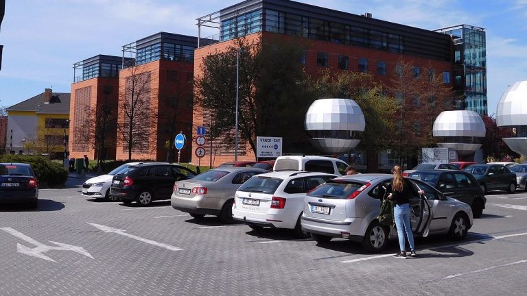 auto parkovani parkoviste