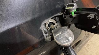 Konec nafty na vybraných čerpacích stanicích. Řidiči dieselových aut mají smůlu. Budou muset jezdit na jiné benzínky