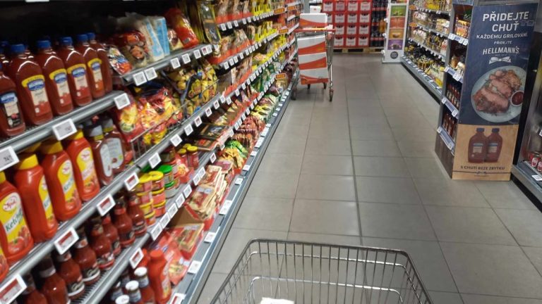 Nové obchody v ČR: Tisíce věcí za méně než 25 Kč. Lidé jsou u vytržení, tohle tu ještě nebylo. Pospěšte si, než to ostatní vykoupí 1 obchod supermarket nakupovani regaly