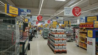 Jedna skupina Čechů má v Tescu nárok na obrovské slevy. Patříte k nim i vy? Pospěště si, než nabídka skončí