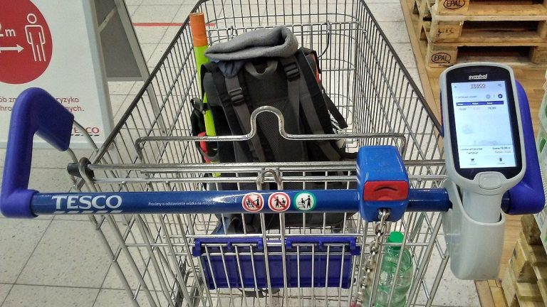 Nakupujete v obchodech v tuhle hodinu? Přijdete kvůli tomu o obrovskou sumu peněz. Prodejci vás oškubou 1 tesco nakupovani nakupni kosik