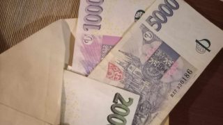 Stát: Kdo si bude chtít vyřídit tyhle dokumenty na úřadě, zaplatí za to 10 000 Kč