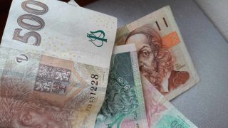 Zjistilo se, kterým Čechům vláda v roce 2024 sáhne do peněženky. Vezmou si od vás až 34 600 Kč, peníze už nikdy neuvidíte
