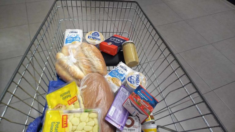 potraviny nakup nakupni kosik supermarket obchod