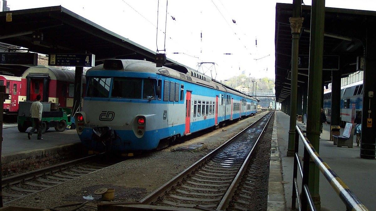 Jezdíte rádi vlakem? České dráhy nabízejí novou slevu, stačí koupit jízdenky alespoň pro 2 osoby