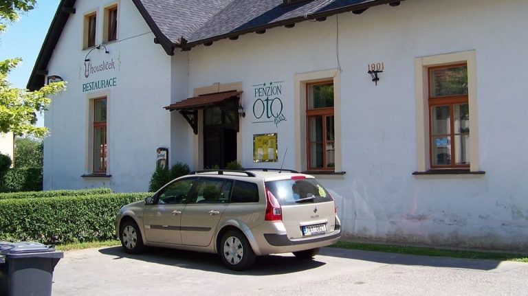Placení v ČR čeká revoluce: Platebním kartám a hotovosti odzvonilo. Budeme platit našim autem 1 auto penzion restaurace