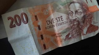 Vzácná 200 Kč bankovka: V oběhu jich je hned několik. Její reálná cena je přes 400 000 korun