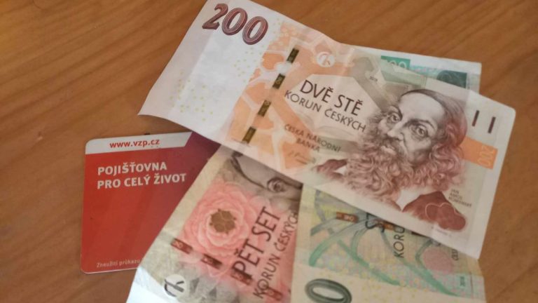 penize vzp pojistovna bankovky
