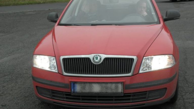 Každý, kdo na svém autě svítí těmito světly dostane od policie pokutu 5 000 Kč. Týká se to až 85 % Čechů 1 svetla auto skoda octavia