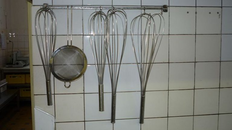 Máte u vás doma jeden z těchto kuchyňských předmětů? Ihned je přestaňte používat, dostanete za ně velké peníze 1 kuchyne predmety vareni