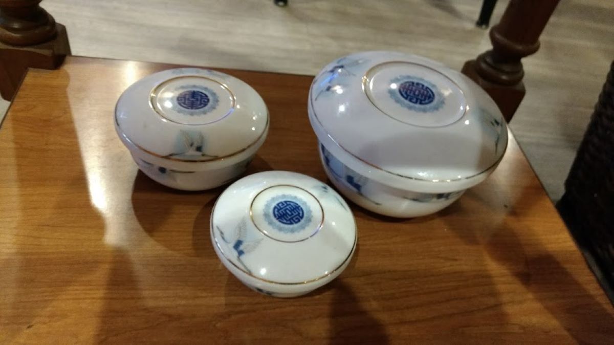 Kvíz: Staré hrnce a nádobí, které vydělaly přes 400 000 Kč. Stačí pár správných odpovědí a otevřete kredenc