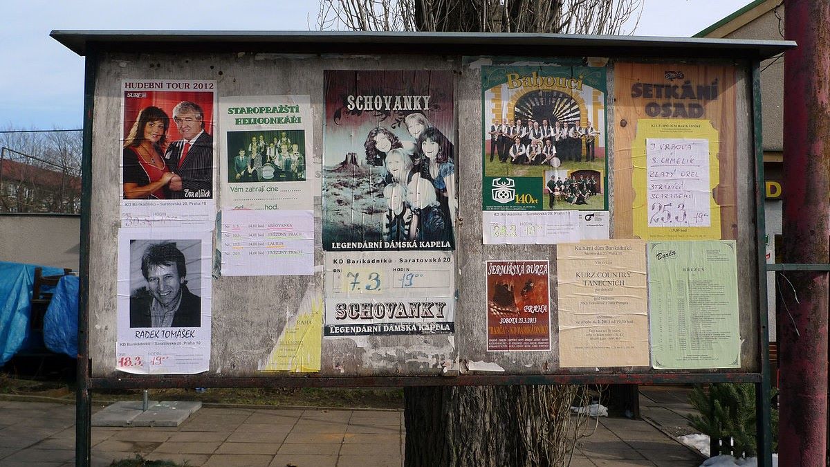 Nemáte doma náhodou nějaké staré plakáty? V devadesátkách je měl na zdi každý, dnes se prodávají za miliony korun