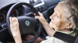 Velké změny pro řidiče seniory: Zásadní novinky, které začnou brzy platit. Přizpůsobte se, nebo nesedejte za volant