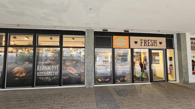 V Globusu se našly odporné věci. Zákazníci jsou rozčíleni, jak se jen tohle mohlo stát? 1 globus obchod prodejna