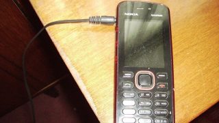 Nemáte doma tento telefon? Má tak obrovskou cenu, že byste si za něj mohli klidně pořídit i nový byt