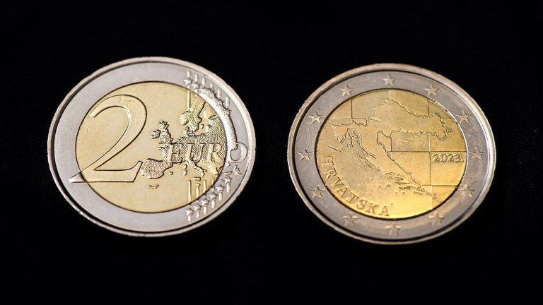 Nemáte po kapse tyhle mince? Raději se podívejte, jedna z nich stojí přes 100 000 korun 1 mince 2 euro