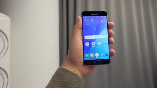 Ve vybraných případech hrozí Čechům pokuta 10 000 Kč za používání telefonu. Policie letos rozjela rozsáhlé kontroly