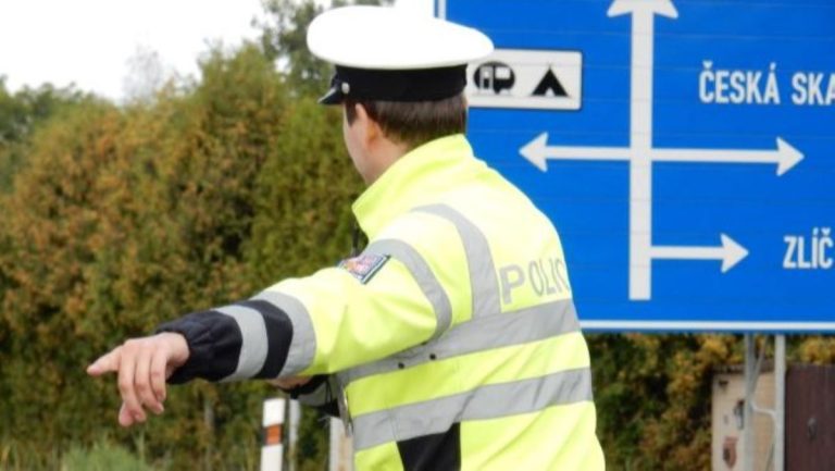 Stát rozhodl: Vysoká pokuta pro všechny řidiče, kteří nebudou jezdit po dálnici 1 policie