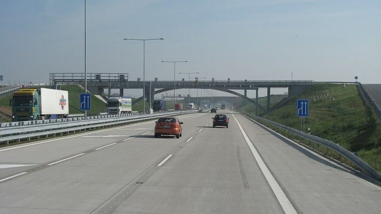 silnice auta