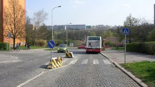 Nová dopravní značka. Spousta Čechů se s ní ještě nikdy nesetkala. Za její nedodržení přitom hrozí pokuta 3 700 Kč