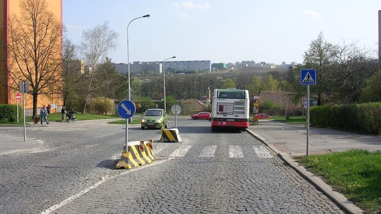 silnice prechod auto autobus