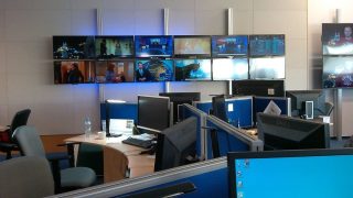 Kdo nezaplatí koncesionářský poplatek pro ČT včas, na toho si televize došlápne. Exekutoři začínají vymáhat obří pokuty