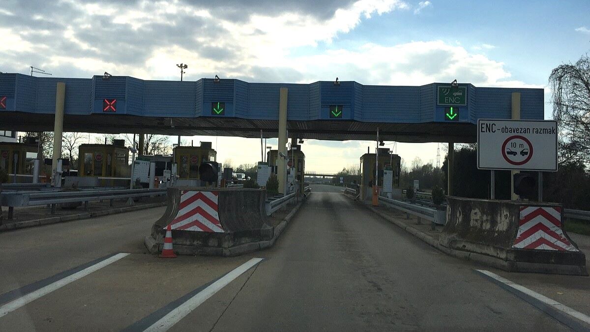 Přehled pokut a rychlostních limitů v Chorvatsku: Ve hře je i vězení a pokuty v řádech tisíců eur