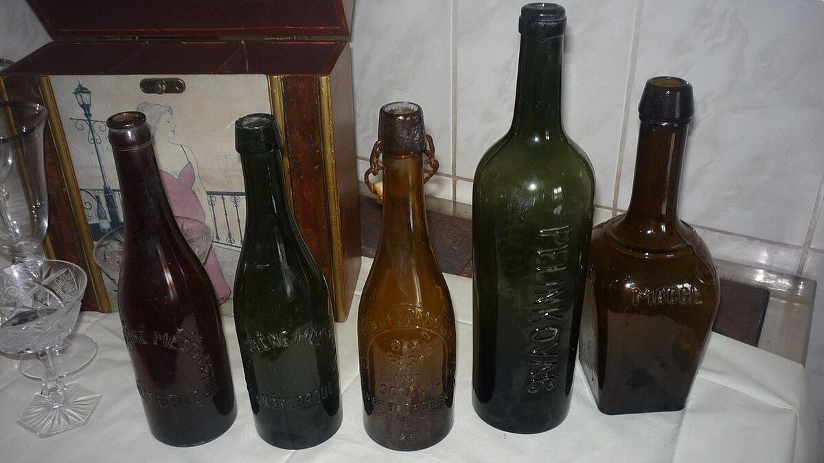 Máte doma skleněné láhve? Určitě je nevyhazujte a pořádně se podívejte. Za jednu z nich získáte přes 70 000 korun