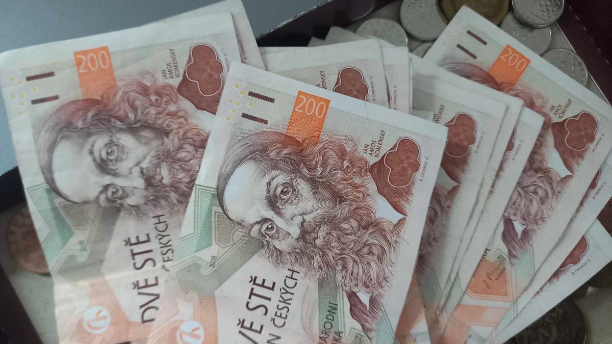 V Česku proběhne razantní krácení důchodů. Ti, kteří patří do této skupiny důchodců, přijdou i o 6 000 Kč měsíčně