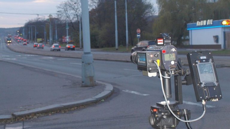 Nové kamery na silnicích odhalí každý přestupek. Řidiči si nebudou moct dovolit nejmenší přestupek, jinak dostanou pokutu 1 radar silnice rychlost kamera