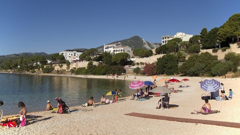 Dovolená zadarmo: Právě na ni má nárok každý. Nabídka je ale časově omezená 1 sardinie plaz more dovolena