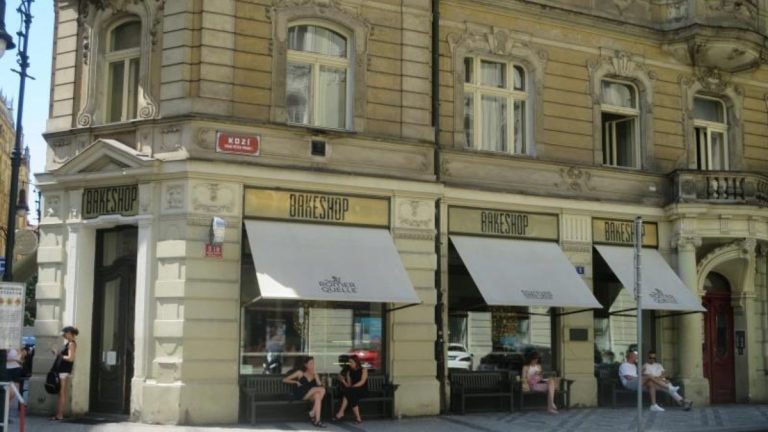 Chodíte do kavárny s notebookem? Rovnou na to zapomeňte, některé kavárny to začaly zakazovat 1 bakeshop szpi kavarna