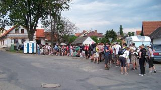 Známá firma vyhodí z práce spoustu Čechů. Zničehonic skončí na dlažbě, neudělají s tím nic
