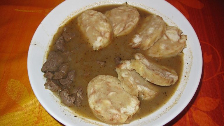 Jídlo z restaurace za 39 Kč. Češi objevili novou službu, na které šetří obrovské peníze. Vařit doma se už nevyplatí 1 obed gulas jidlo
