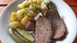 Češi stále netuší, že mohou mít vynikající oběd z restaurace za směšných 40 Kč. Jde o novou službu, ze které jsou lidé nadšeni