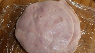Porovnali jsme za vás šunky a salámy z Lidlu. Které jsou nejkvalitnější? Tomuhle se rozhodně vyhněte obloukem
