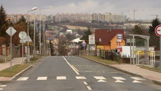 Na silnicích se objevuje nová zelená značka. Řidiči neví, co znamená. Neznalost však může způsobit problémy