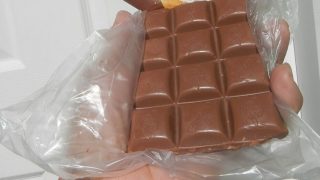 Nová cena čokolády: 900 Kč. Valná většina Čechů bude muset oblíbenou pochoutku oželet