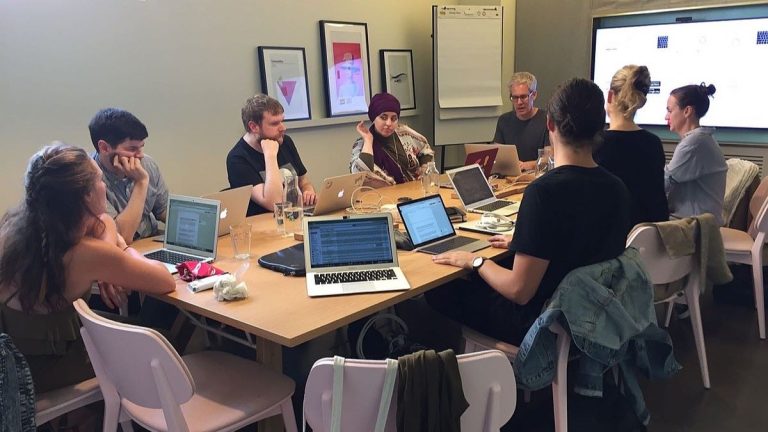 coworking prace kancelar zamestnanci