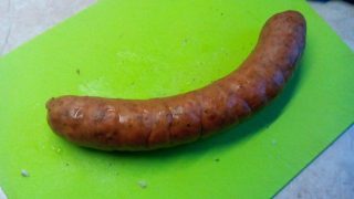 Oblíbená klobása z obchodu je doslova hazard se zdravím. Češi ji kupovali po kilech, je přitom extrémně nebezpečná