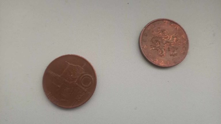 V oběhu je právě 10 Kč mince, která má reálnou hodnotu přes 500 000 korun. V kapse ji může mít kdokoliv z nás 1 mince penize 10 korun