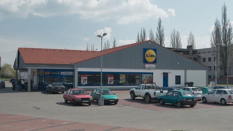lidl supermarket parkoviste 1