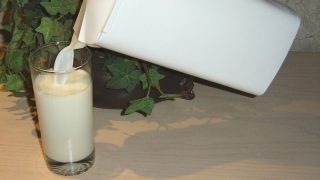 Stát určil, které potraviny budou zakázané. Na seznamu je třeba mléčná čokoláda, mléko a mák. Lidé si je nemohou koupit