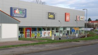 Všemi známý obchodní řetězec náhle skončil. Zavírá se krám, už si tam nikdy nenakoupíme