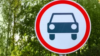 Zákaz naftových aut v Česku? Chystají se změny, které se řidičům nebudou líbit. Někteří dokonce o svůj vůz přijdou