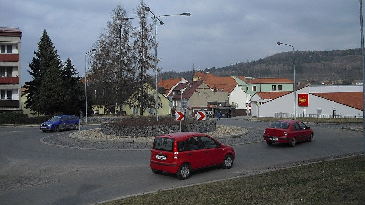 Pozor: Pokud budete záměrně vybržďovat ostatní řidiče, čeká vás tvrdý trest. Doplatil na to už nejeden člověk