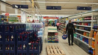 Jeden z nejoblíbenějších nápojů Čechů masivně zdražuje. Situace se bude ještě zhoršovat, je nejvyšší čas udělat si zásoby