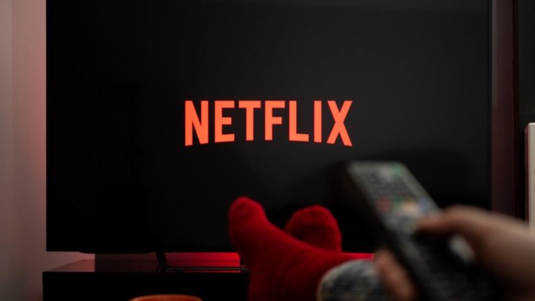 Netflix bude úplně zdarma. Nemusíte už zaplatit ani korunu, má to však menší háček 1 netflix televize tv
